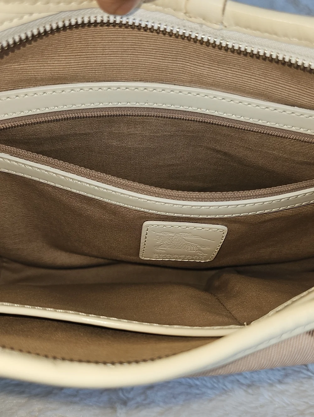 BURBERRY Vintage House Check White Leather Hobo Shoulder Bag with Dust Bag